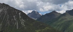 四川省・の写真　甲玉拉措と玉科草原からパンダとお茶の故郷へ2-7