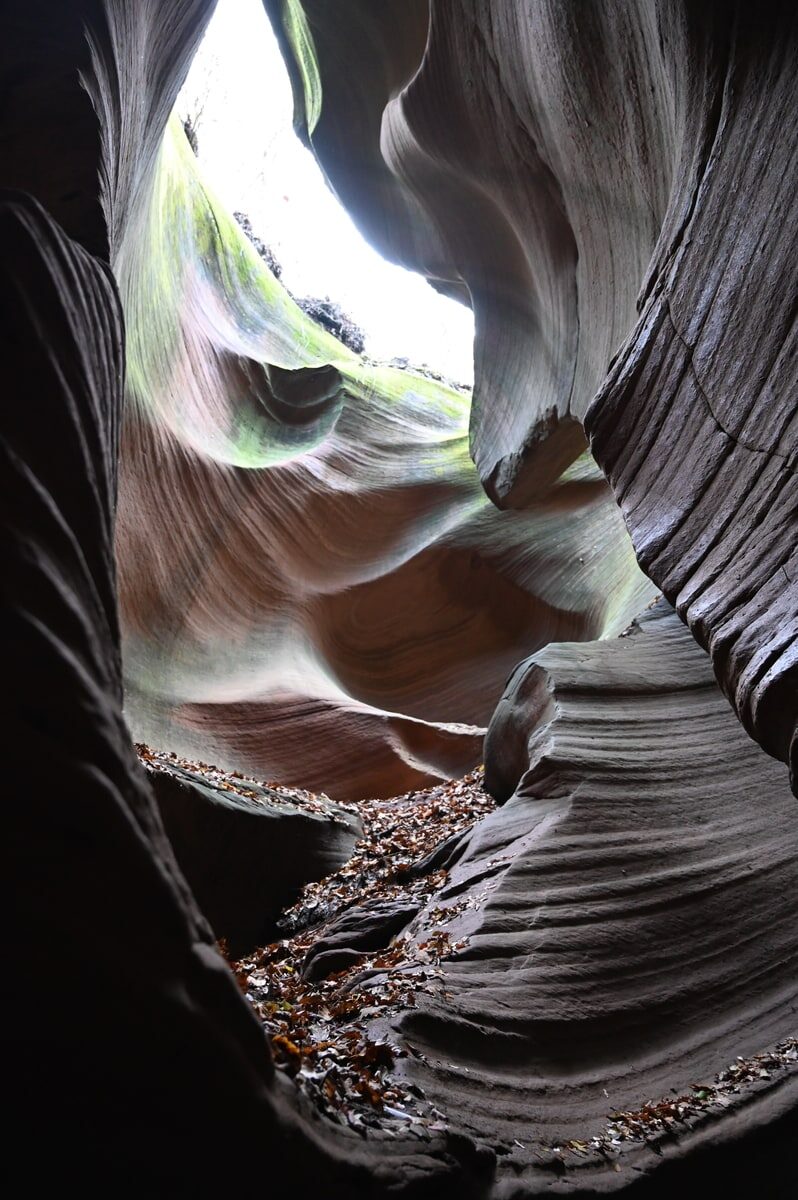 陝西省・甘泉大峡谷／延安の写真　岩と光の夢の回廊-4